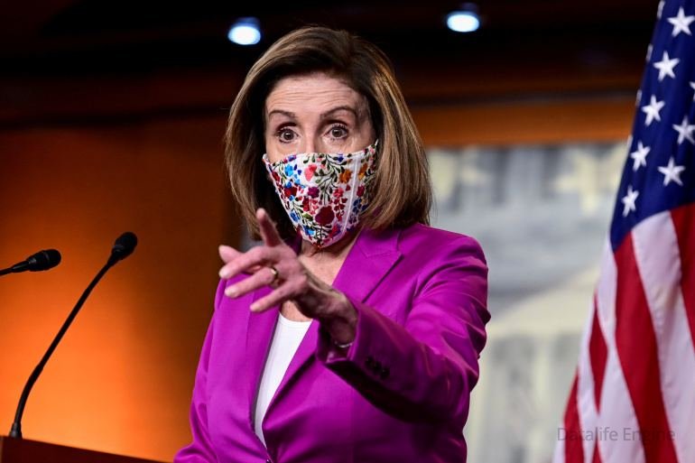 Spiker Pelosi Trampı ABŞ üçün təhlükəli adlandırıb