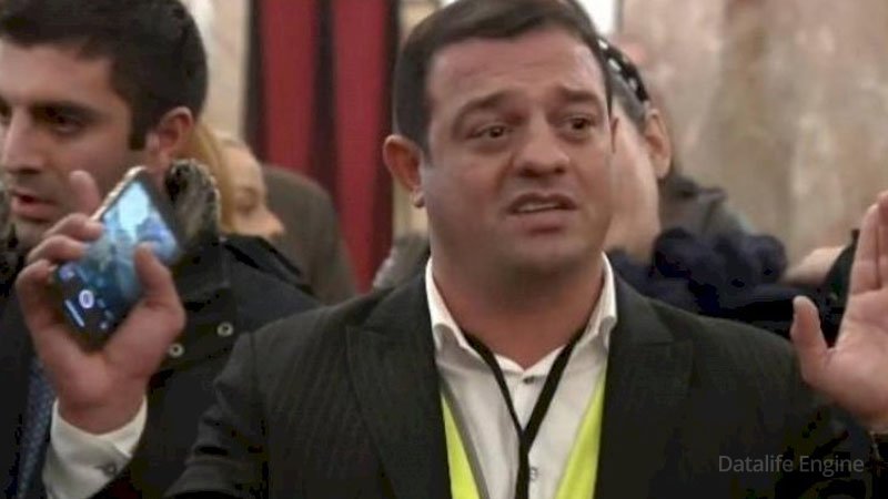 Reketlik edən Ata Abdullayev məhkəmədə diz çökdü - DETALLAR