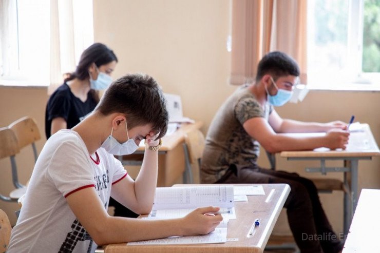 Azərbaycanda bu gün buraxılış imtahanı keçirilir 