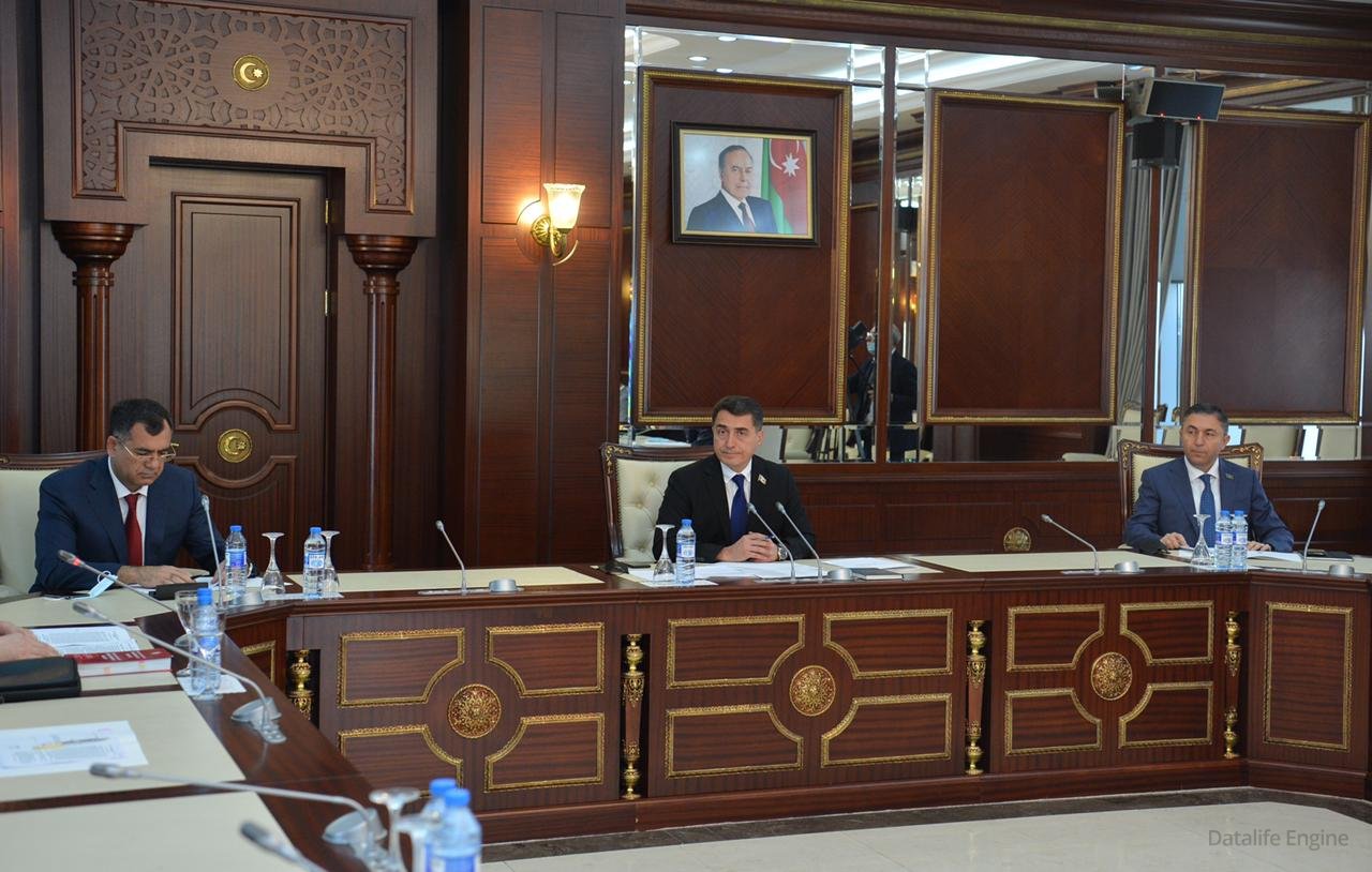 Hüquq siyasəti və dövlət quruculuğu komitəsinin iclasında