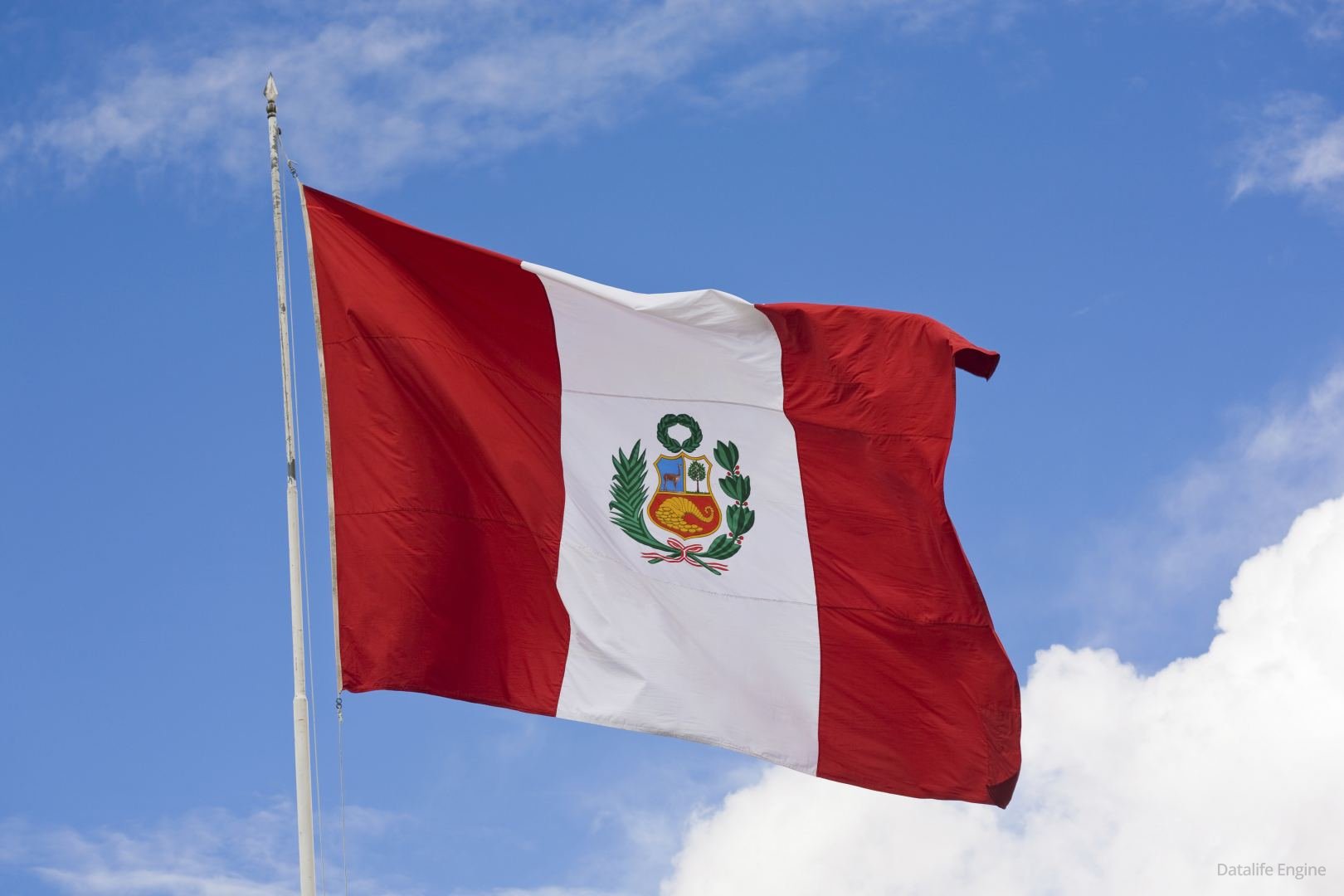 Peru prezidentlərinə səlahiyyətləri bitdikdən sonra bir il ölkədən çıxmaq qadağan edildi
