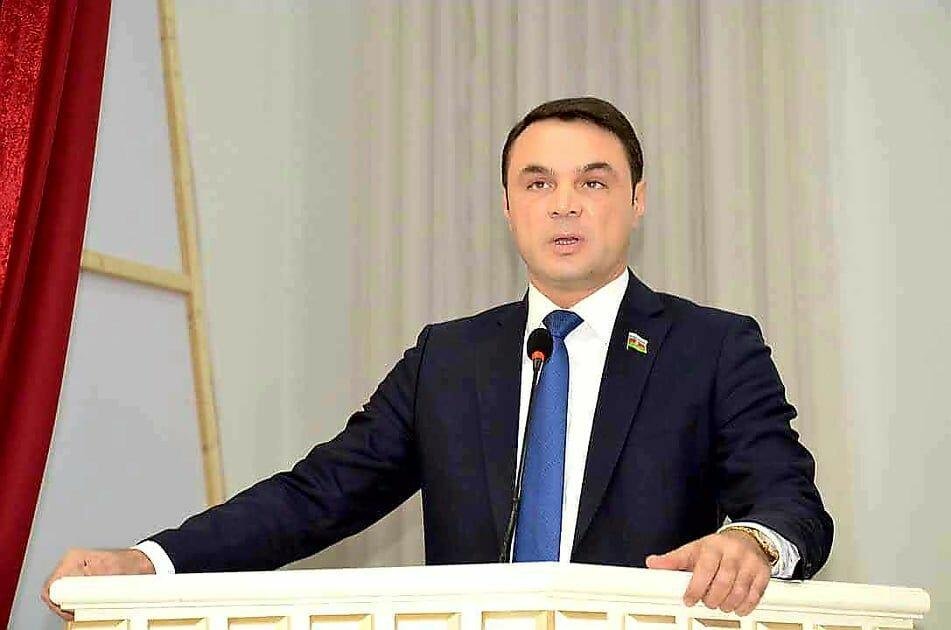 Polisi döyən deputat peşmandır - Rəsmi məlumat