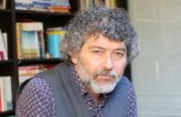 "Kitabların qiyməti aşağı düşəcək, oxucuların sayı artacaq" - Şahbaz Xuduoğlu