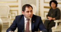 Uşaq bağçasına dönən ordu: - Papikyan kütləvi ixtisarlara hazırlaşır