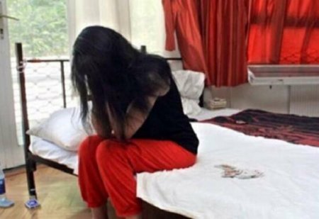 Bakıda ailəli qadın yad kişiylə TUTULDU - "Yalvardı ki..." Bakıda ailəli qadın yad kişiylə TUTULDU - "Yalvardı ki..."