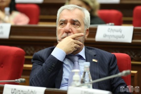 "Prezidentin istefası iqtidara sürpriz oldu" - Köçəryan "Prezidentin istefası iqtidara sürpriz oldu" - Köçəryan