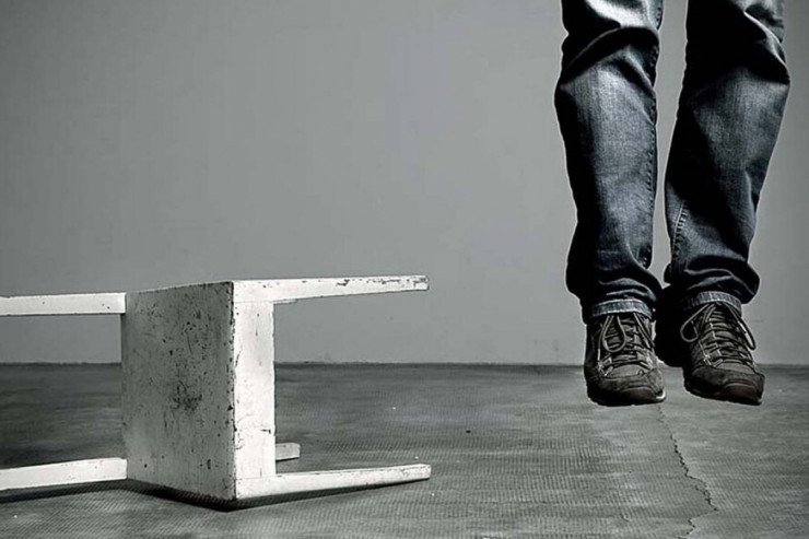 Bakıda kişi özünü zirzəmidə öldürdü Bakıda kişi özünü zirzəmidə öldürdü
