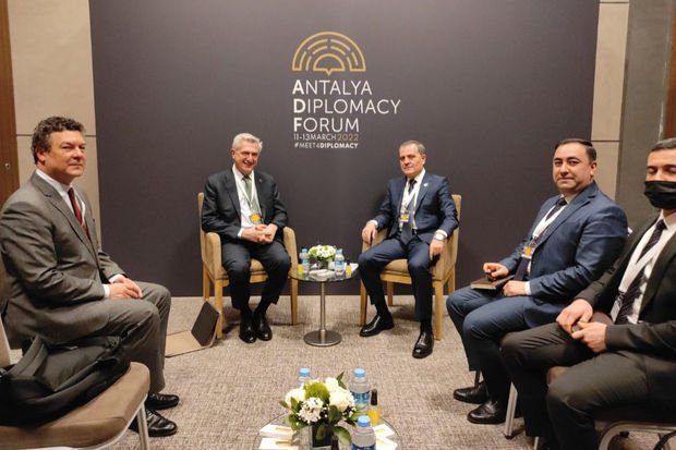 Azərbaycan XİN başçısı BMT-nin Qaçqınlar üzrə Ali Komissarı ilə görüşdü