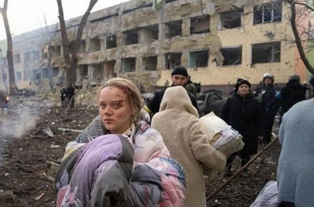 Rusiya hərbçiləri Mariupolda regional xəstəxananın həkim və xəstələrini girov götürüblər Rusiya hərbçiləri Mariupolda regional xəstəxananın həkim və xəstələrini girov götürüblər