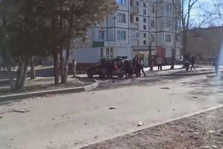 Ukraynada DƏHŞƏT: çörək növbəsində GÜLLƏLƏNDİLƏR Ukraynada DƏHŞƏT: çörək növbəsində GÜLLƏLƏNDİLƏR
