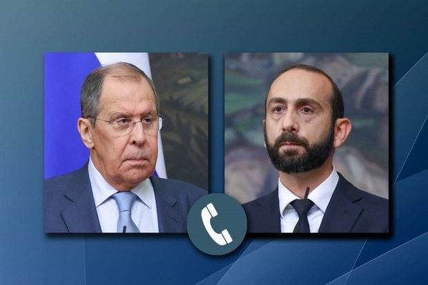 Lavrov ermənistanlı həmkarı ilə Bakı və İrəvan arasında sülh danışıqlarını müzakirə edib Lavrov ermənistanlı həmkarı ilə Bakı və İrəvan arasında sülh danışıqlarını müzakirə edib