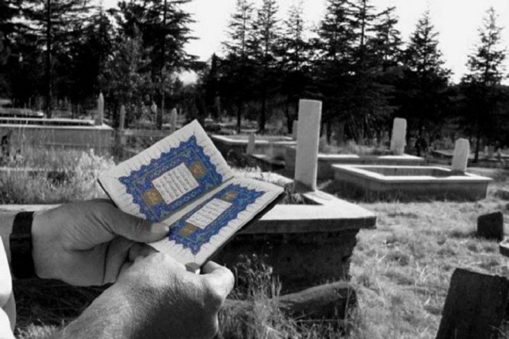 Mollanın qəbiristanlıqda FACİƏSİ: "Yasin" oxuyan yerdə ÖLDÜ Mollanın qəbiristanlıqda FACİƏSİ: "Yasin" oxuyan yerdə ÖLDÜ