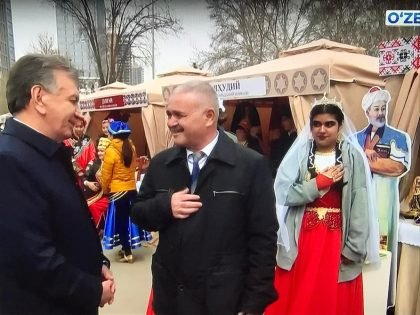 Özbəkistan Prezidenti Daşkənddəki Azərbaycan guşəsini ziyarət edib Özbəkistan Prezidenti Daşkənddəki Azərbaycan guşəsini ziyarət edib
