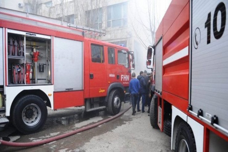 Bakıda zirzəmidə yanğın: ÖLƏN VAR Bakıda zirzəmidə yanğın: ÖLƏN VAR