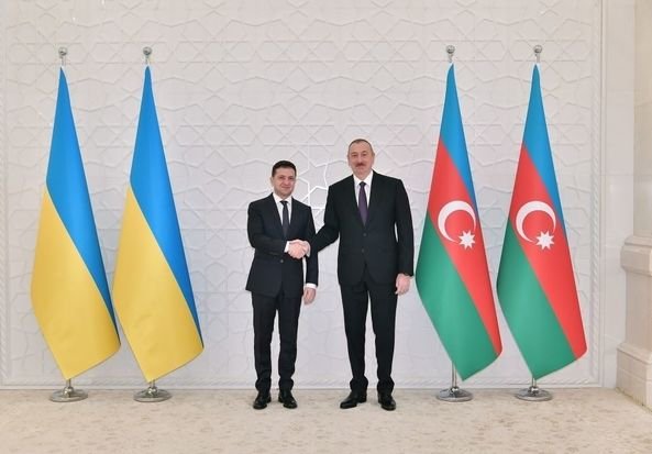İlham Əliyev Volodimir Zelenski ilə telefonla danışıb İlham Əliyev Volodimir Zelenski ilə telefonla danışıb