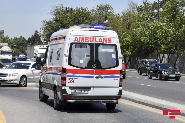 Bakıda güclü külək 6 qadını xəstəxanalıq etdi
