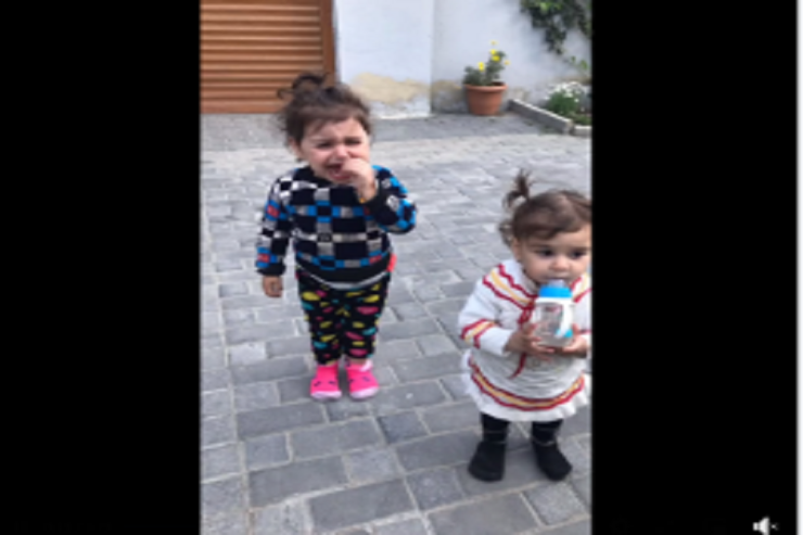 Azərbaycanda ana 2 uşağını atıb qaçdı Azərbaycanda ana 2 uşağını atıb qaçdı