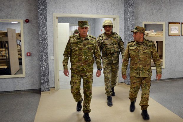 Kərim Vəliyev Kəlbəcərdə döyüş hazırlığını yoxladı 