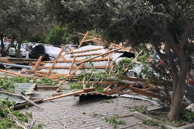 Bakıda xəstəxananın dam örtüyü UÇDU