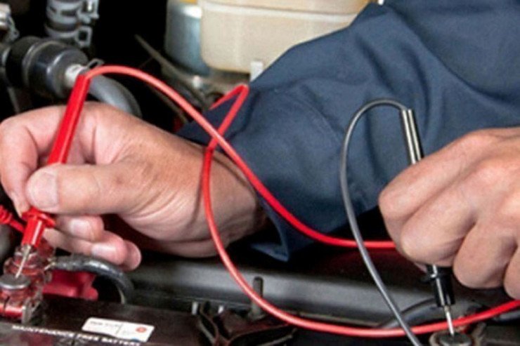 Telefon xətti çəkən usta iş başında öldü - SƏBƏB Telefon xətti çəkən usta iş başında öldü - SƏBƏB