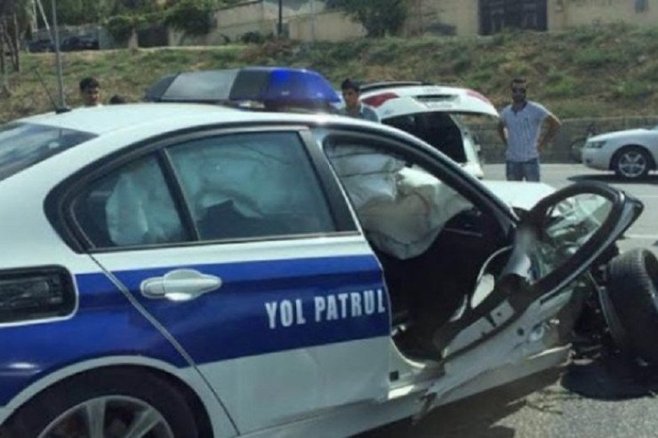 Bakıda "Prius" YPX avtomobilinə çırpıldı: xəsarət alanlar var