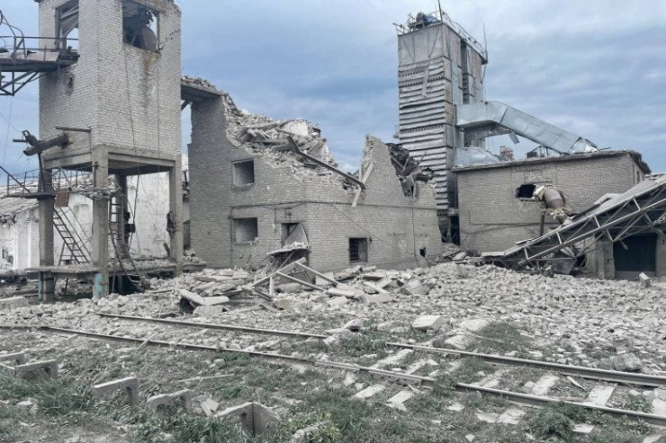 Ukrayna ordusu Luqanskda bu şəhərə nəzarət edir Ukrayna ordusu Luqanskda bu şəhərə nəzarət edir