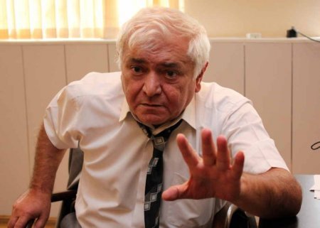 "Şagird məktəbə maşınla, müəllim isə avtobusla gəlir" - Deputat "Şagird məktəbə maşınla, müəllim isə avtobusla gəlir" - Deputat