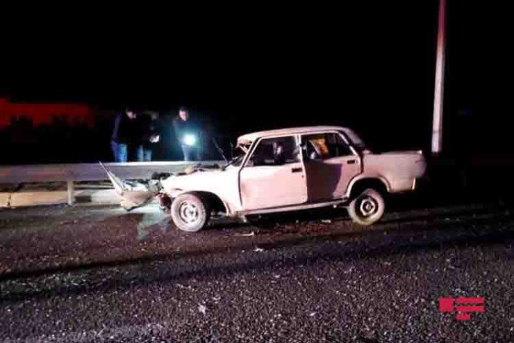 “Jiquli” ağaca çırpıldı, sürücü həlak oldu