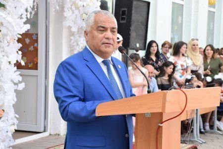 Qazilərə qarşı dələduzluq edən şəxsin icra başçısının qardaşı oğlu olduğu üzə çıxdı - FOTO/VİDEO Qazilərə qarşı dələduzluq edən şəxsin icra başçısının qardaşı oğlu olduğu üzə çıxdı - FOTO/VİDEO