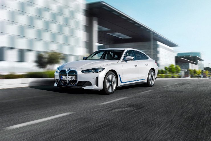 BMW-nin yeni elektromobili təqdim edildi - QİYMƏTİ -FOTO