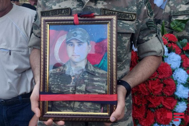 Şəhidimiz Şəmkirdə dəfn edildi - FOTO - YENİLƏNİB Şəhidimiz Şəmkirdə dəfn edildi - FOTO - YENİLƏNİB