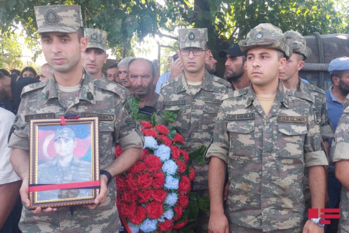 Şəhidimiz Şəmkirdə dəfn edildi - FOTO - YENİLƏNİB Şəhidimiz Şəmkirdə dəfn edildi - FOTO - YENİLƏNİB