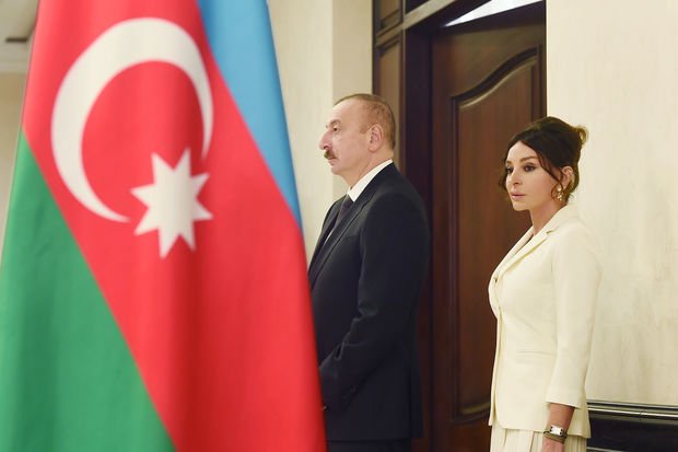 İlham Əliyev və Mehriban Əliyeva İsmayıllıda hotelin açılışında iştirak ediblər İlham Əliyev və Mehriban Əliyeva İsmayıllıda hotelin açılışında iştirak ediblər