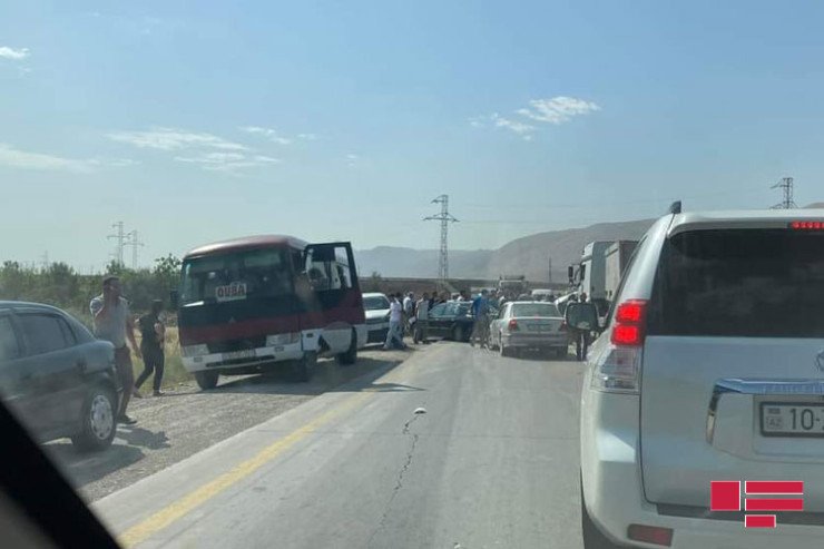 Bakı-Quba yolunda iki maşın toqquşdu-FOTO