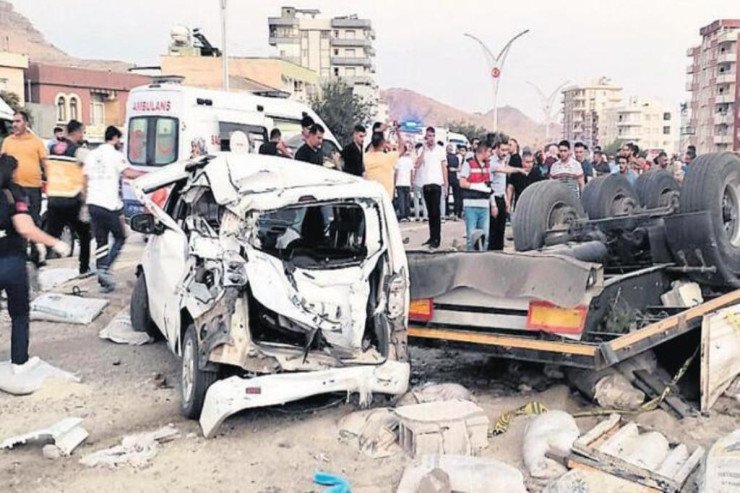 Türkiyədə QARA ŞƏNBƏ: İki qəza, 35 ölü
