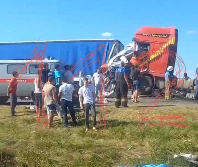 Rusiyada DƏHŞƏTLİ QƏZA: 16 nəfər öldü - FOTO