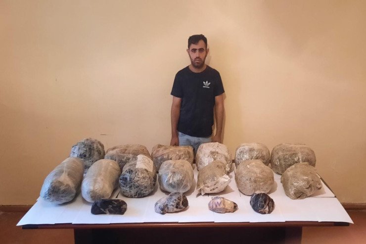 İrana narkotik dalınca gedən Bakı sakini tutuldu - FOTO İrana narkotik dalınca gedən Bakı sakini tutuldu - FOTO