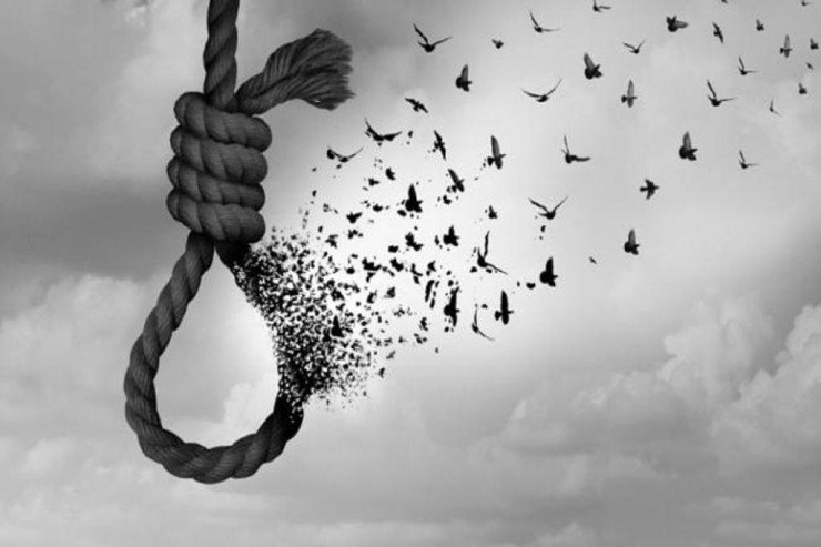 Biri pilləkəndə, digəri həyətdə ÖZÜNÜ ASDI Biri pilləkəndə, digəri həyətdə ÖZÜNÜ ASDI