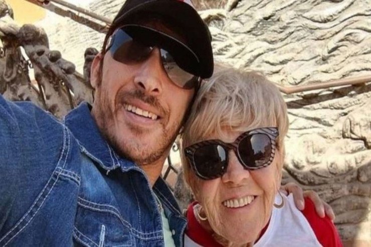80 yaşlı qadın internetdə tanış olduğu 35 yaşlı kişi ilə evləndi  