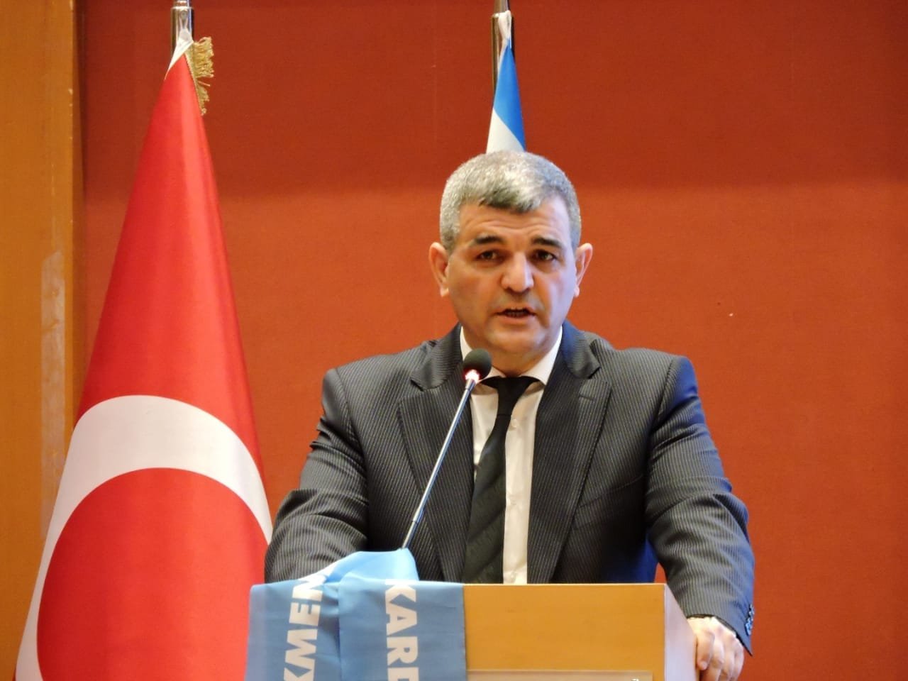 Azərbaycanda deputata qarşı güclü TƏZYİQLƏR Azərbaycanda deputata qarşı güclü TƏZYİQLƏR