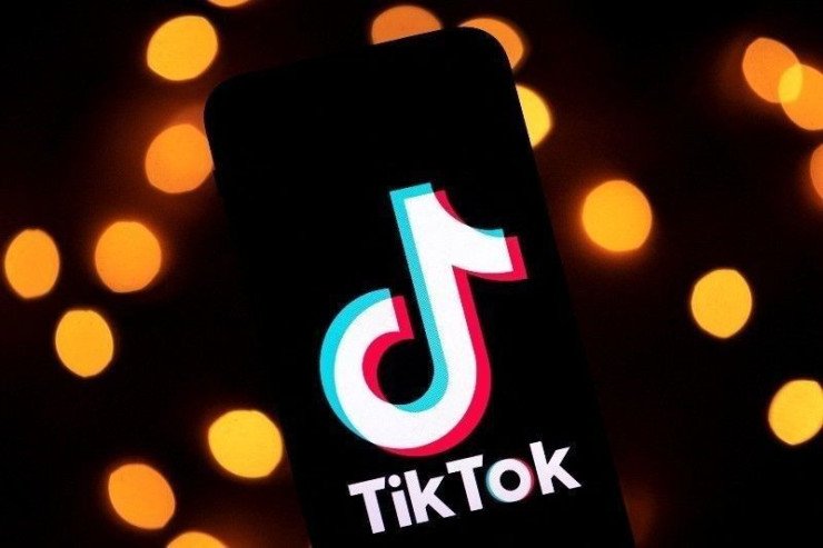 Bakıda "TikTok"er itkin düşdü - FOTO Bakıda "TikTok"er itkin düşdü - FOTO