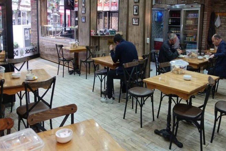 Bakıda kişi dostunu kafedə bıçaqladı Bakıda kişi dostunu kafedə bıçaqladı