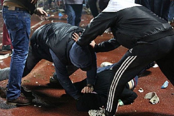Bakıda kafedə KÜTLƏVİ DAVA: Başına bokal çırpdılar... Bakıda kafedə KÜTLƏVİ DAVA: Başına bokal çırpdılar...