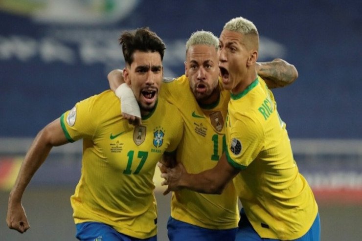 Braziliyalı futbolçular oyundan əvvəl virusa yoluxdular Braziliyalı futbolçular oyundan əvvəl virusa yoluxdular