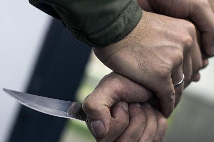 Bıçağı 23 yaşlı gəncin sinəsinə sancdı