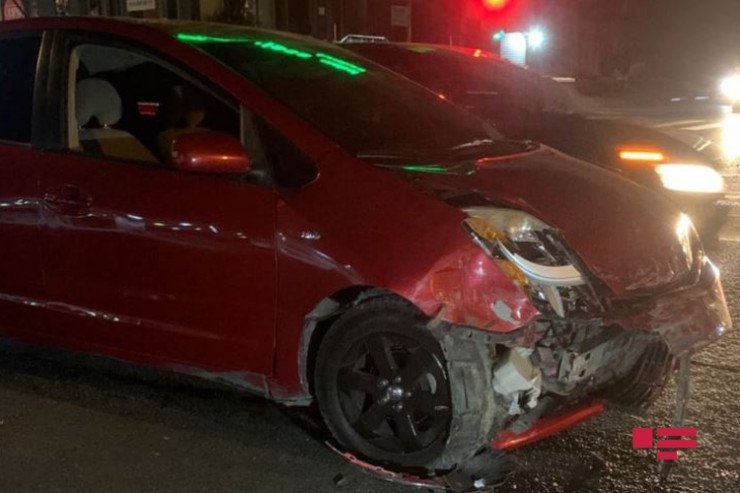 Bakıda 2 "Prius" toqquşdu -FOTO