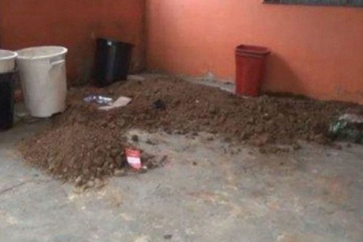 Ana təzə doğduğu körpəsini vedrədə BASDIRDI Ana təzə doğduğu körpəsini vedrədə BASDIRDI