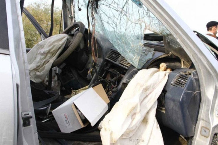 "BMW" və  “Honda” markalı avtomobillər toqquşub, ölən var