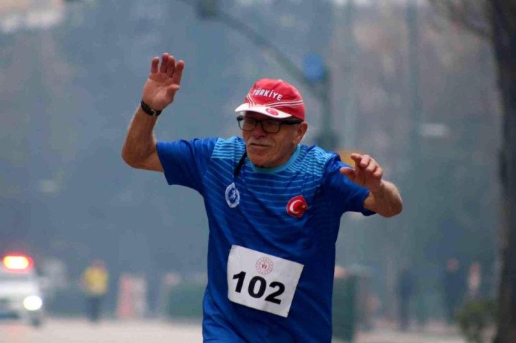 82 yaşında gümüş medal qazandı 82 yaşında gümüş medal qazandı
