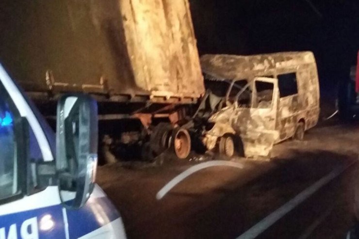 Yük maşını qəza törətdi: 16 ölü Yük maşını qəza törətdi: 16 ölü